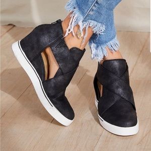 Maurices Gloria open side wedge black Sneaker